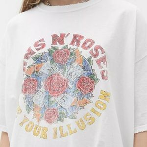 GUNS AND ROSES UO Urban Outfitters Tee SM MED